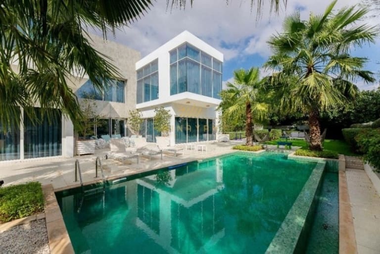 ONLY 8 VILLAS BUILT – EXCLUSIVE – OPEN FLOOR –